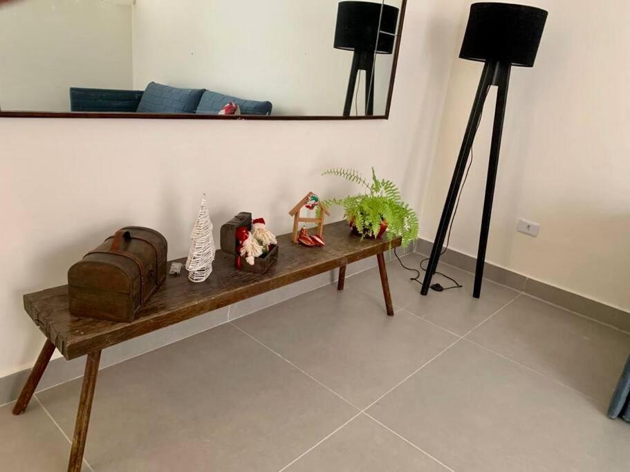 Recem Reformado Com Dois Com Ar Condicionado